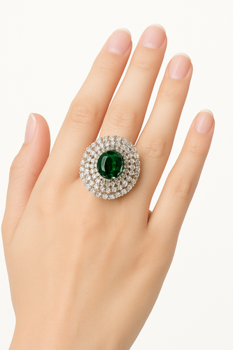 💚 Emerald Green Oval   Ring with Diamond