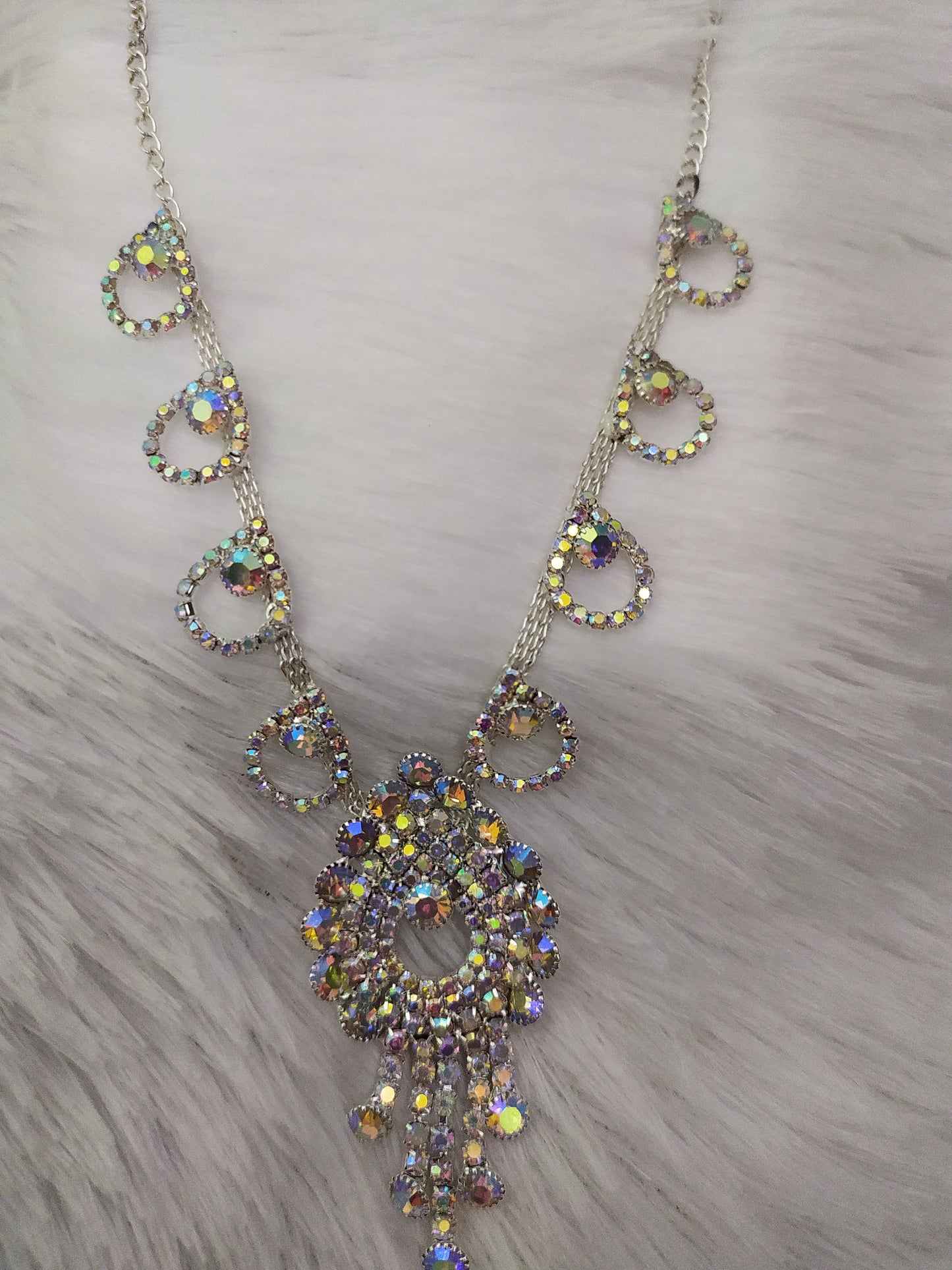 Sparkling Bridal Jewellery Set – Necklace, Earrings & Maang Tikka