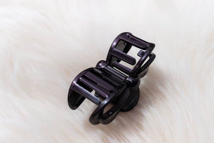 Transparent   Hair Clutcher – Stylish & Durable