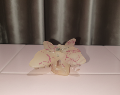 Butterfly Hair Clutcher – Elegant & Lightweight Floral Hair Clip