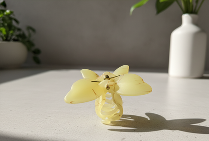 Butterfly Hair Clutcher – Elegant & Lightweight Floral Hair Clip