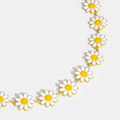 Daisy Flower  Necklace Styling